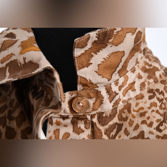 Silk Button-down Shirt Animal Print - Picture 5 of 6